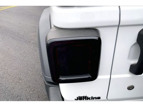 Used 2018 Jeep Wrangler Unlimited Sport S image 29