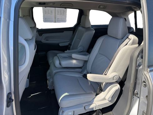 Used 2019 Honda Odyssey EX-L image 16