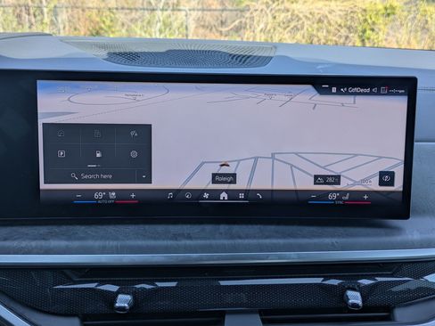 Used 2024 BMW X5 xDrive40i w/ Premium Package image 12