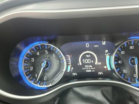 Used 2024 Chrysler Pacifica Touring-L FWD image 22