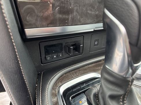 Used 2023 Nissan Armada Platinum image 27