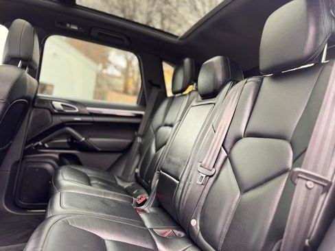 Used 2017 Porsche Cayenne Platinum Edition AWD/4WD image 19