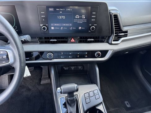 Used 2023 Kia Sportage LX FWD image 25