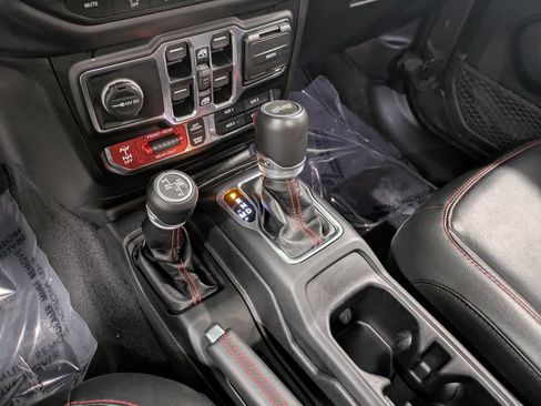 Used 2021 Jeep Wrangler Unlimited Rubicon AWD/4WD image 13