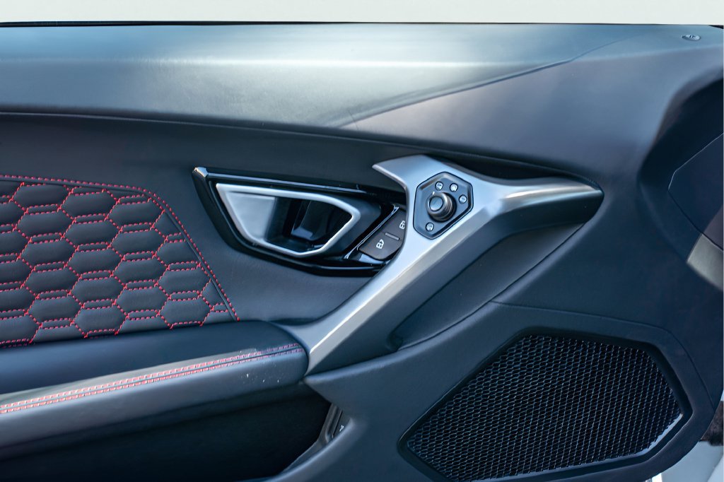 Used 2019 Lamborghini Huracan LP 580-2 RWD image 10