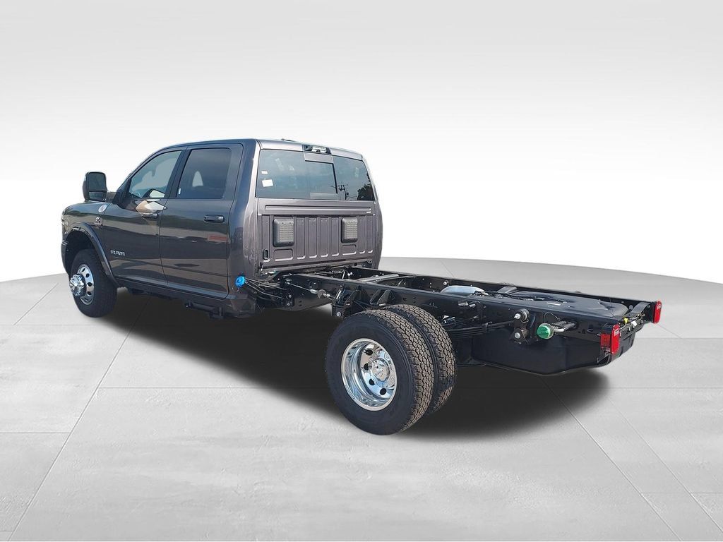 New 2027 RAM 3500 Big Horn w/ Laramie Trim Package AWD/4WD image 3