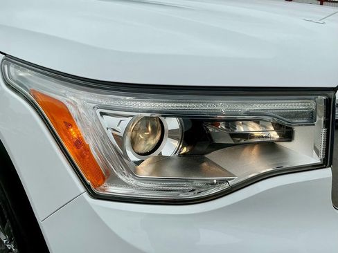 Used 2019 GMC Acadia SLT FWD image 8