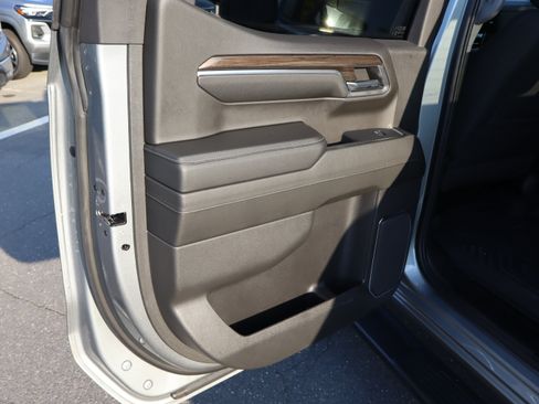 Used 2024 Chevrolet Silverado 1500 LT Trail Boss w/ Convenience Package II AWD/4WD image 33