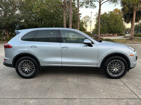 Used 2016 Porsche Cayenne image 3