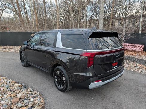 Used 2025 Kia Carnival LXS image 3