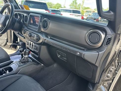 Used 2018 Jeep Wrangler Sport AWD/4WD image 25