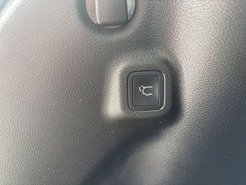 Used 2023 Jeep Compass Altitude w/ Convenience Group AWD/4WD image 40