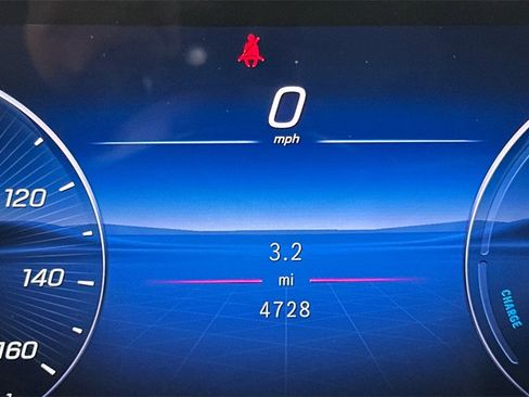 Used 2026 Mercedes-Benz GLC 350e 4MATIC image 30