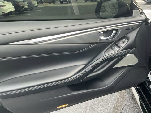 Used 2019 INFINITI Q60 3.0t Luxe w/ Essential Package image 9