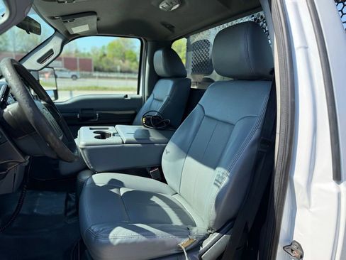 Used 2016 Ford F250 XL w/ XL Appearance Package AWD/4WD image 8