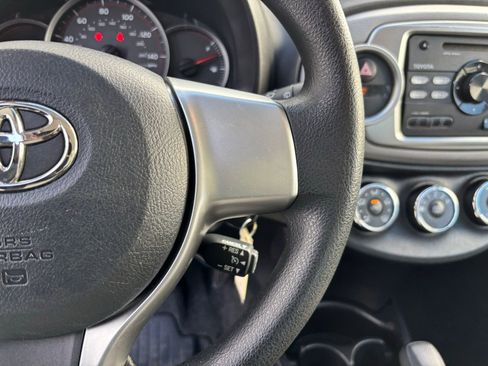 Used 2014 Toyota Yaris L image 14