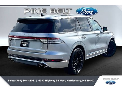 Used 2023 Lincoln Aviator Reserve w/ Equipment Group 201A RWD image 11