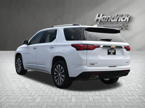 Used 2023 Chevrolet Traverse Premier FWD image 8