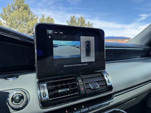 Used 2019 Lincoln Navigator Reserve AWD/4WD image 38
