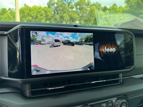 New 2025 Jeep Gladiator Mojave w/ Convenience Group image 25