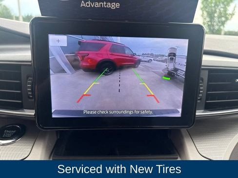 Used 2023 Ford Explorer XLT w/ Equipment Group 202A AWD/4WD image 19
