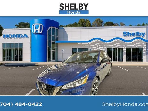 Used 2022 Nissan Altima 2.5 SR image 1