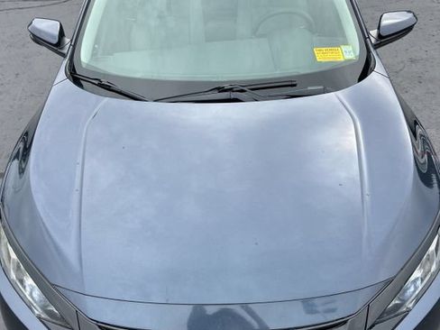 Used 2017 Honda Civic EX image 9