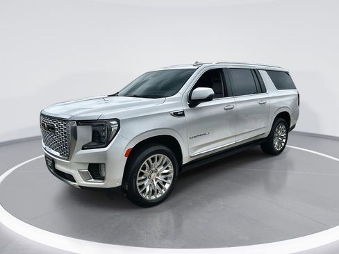 Used 2024 GMC Yukon XL Denali w/ Advanced Technology Package AWD/4WD image 1