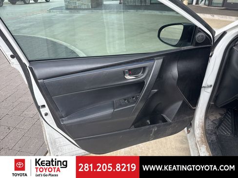 Used 2018 Toyota Corolla XSE image 9