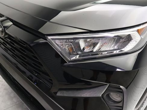 Certified 2020 Toyota RAV4 XLE w/ Convenience Package FWD image 3