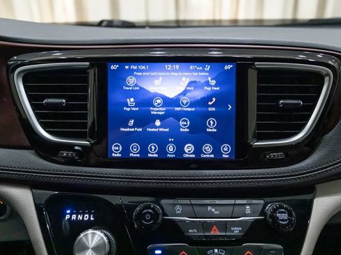 Used 2019 Chrysler Pacifica Limited FWD image 20