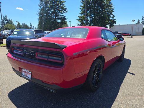 Used 2018 Dodge Challenger SXT w/ Blacktop Package RWD image 3