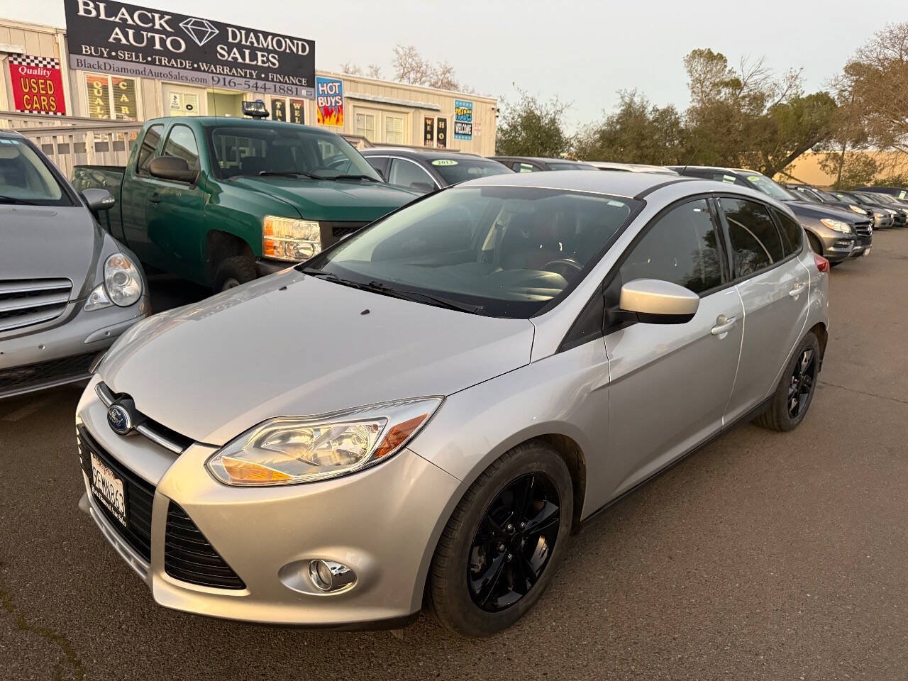 Used 2012 Ford Focus SE FWD image 1
