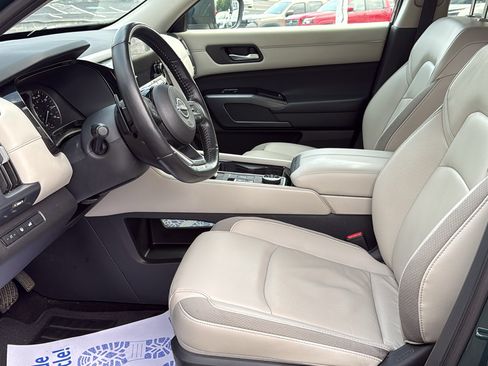Certified 2024 Nissan Pathfinder SL AWD/4WD image 20
