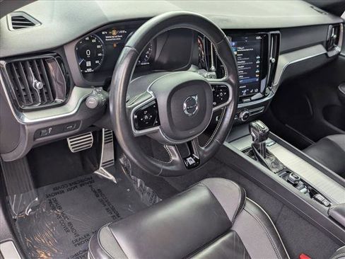 Used 2019 Volvo S60 T6 R-Design image 10