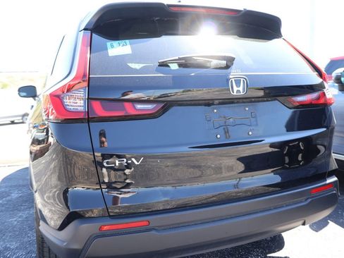 Used 2025 Honda CR-V LX image 5