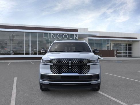 New 2026 Lincoln Navigator Reserve AWD/4WD image 6