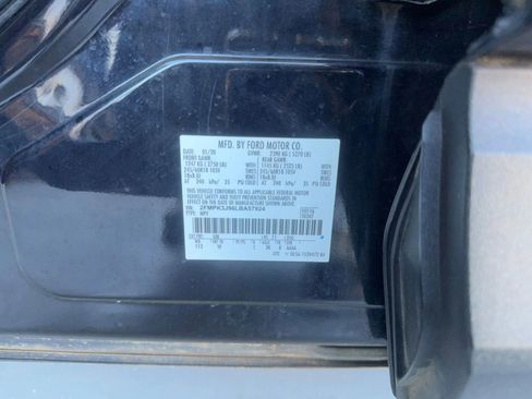 Used 2020 Ford Edge SEL FWD image 39