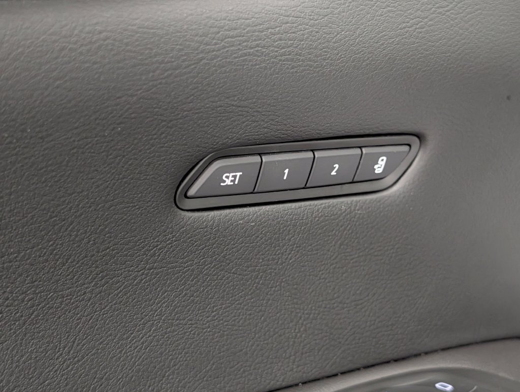 Used 2022 Cadillac XT5 Premium Luxury w/ Technology Package FWD image 26