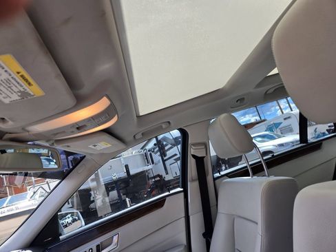 Used 2014 Mercedes-Benz E 350 4MATIC Wagon image 17