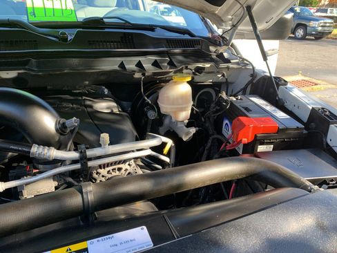 Used 2017 RAM 1500 Express w/ Express Value Package image 32