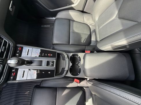 New 2026 Porsche Macan S image 18