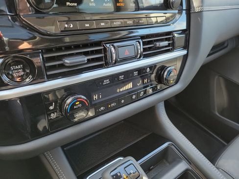 New 2025 Nissan Pathfinder Platinum image 34