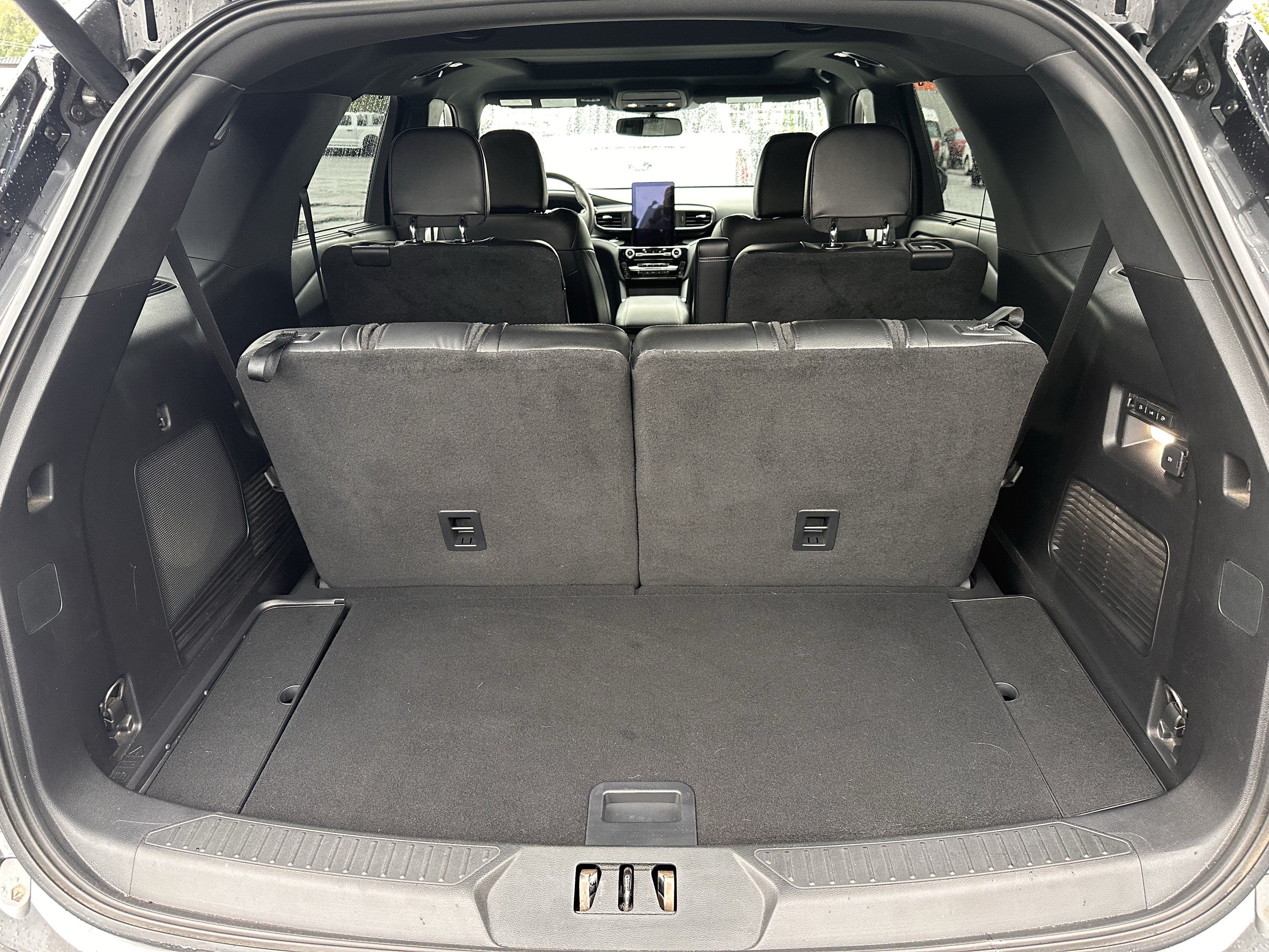 Used 2021 Ford Explorer ST w/ Equipment Group 401A AWD/4WD image 17