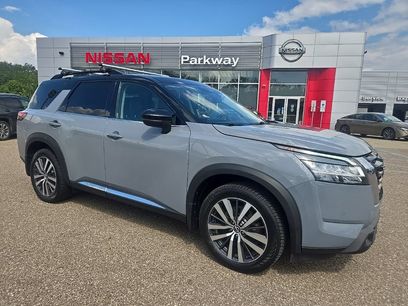 Used 2022 Nissan Pathfinder Platinum