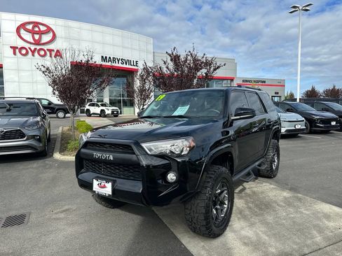 Used 2019 Toyota 4Runner SR5 AWD/4WD image 1