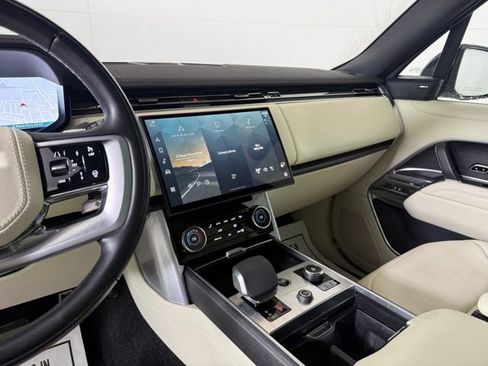 Certified 2023 Land Rover Range Rover SE image 37