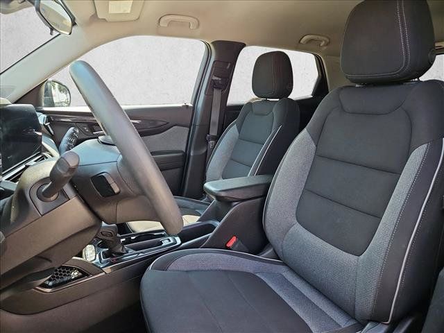 Used 2024 Chevrolet TrailBlazer LT w/ Driver Confidence Package AWD/4WD image 14