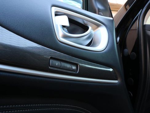 Used 2018 INFINITI QX60 AWD w/ Premium Plus Package image 17