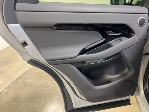 Used 2025 Land Rover Range Rover Evoque S image 19